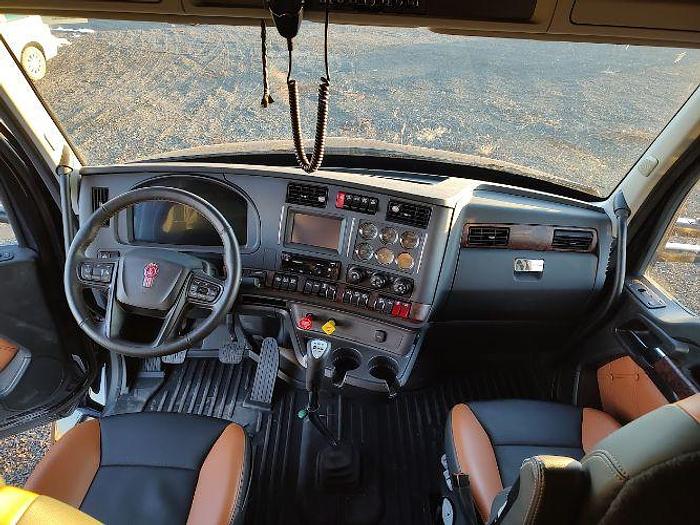 Used 2022 KENWORTH T880