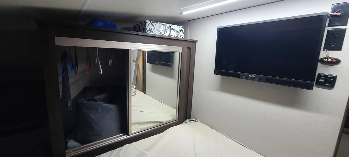 Used 2021 Adventurer Eagle Cap 1165