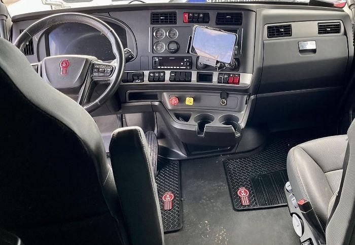 Used 2022 KENWORTH T880