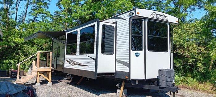 Used 2021 Keystone Residence 401LOFT