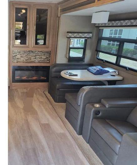 Used 2021 Jayco Seneca 37K