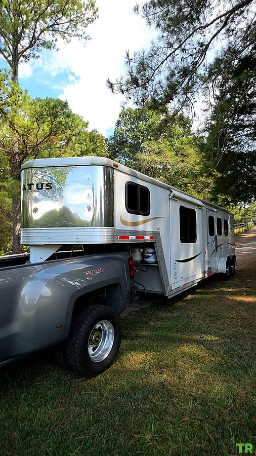 Used 2008 Bison Stratus Express 380ME 3 Horse