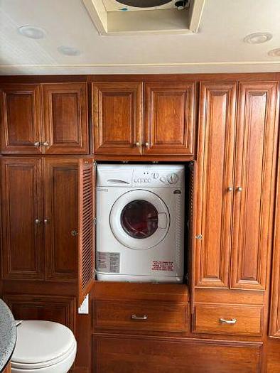 Used 2008 Fleetwood Revolution LE 40E