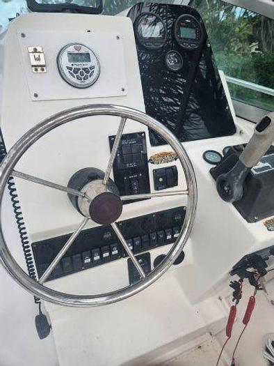 Used 1999 Robalo 2420