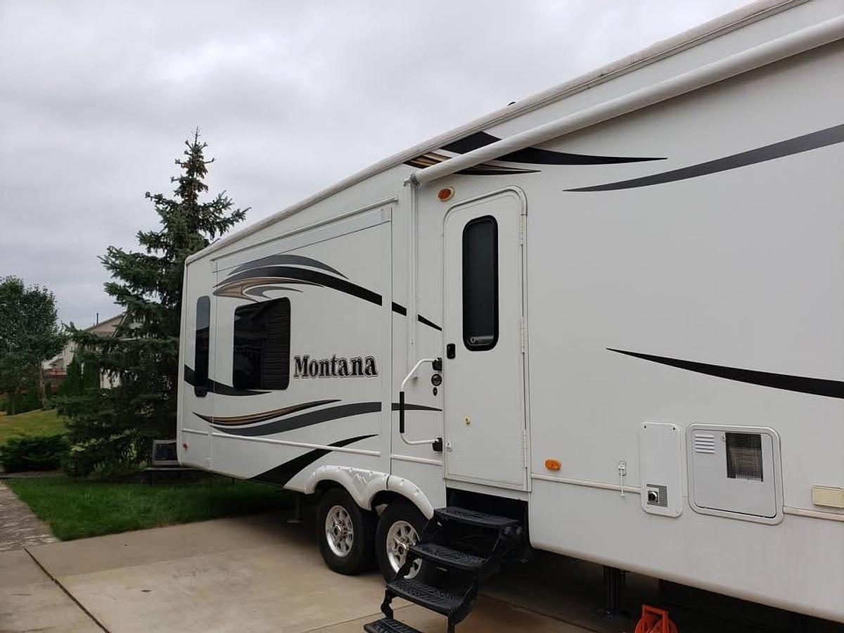 Used 2013 Keystone Montana 3725RL