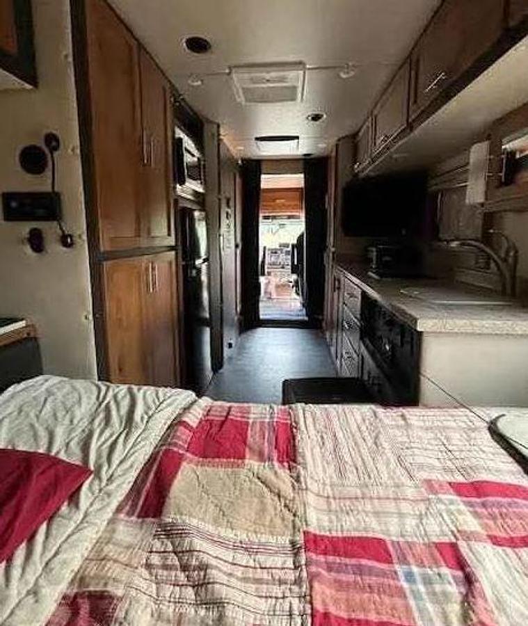 Used 2021 Kenworth T880