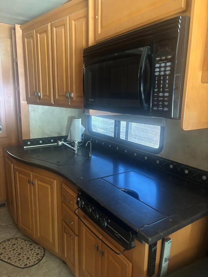 Used 2007 Gulf Stream Coach Friendship G8 8412 Class A Motorhome