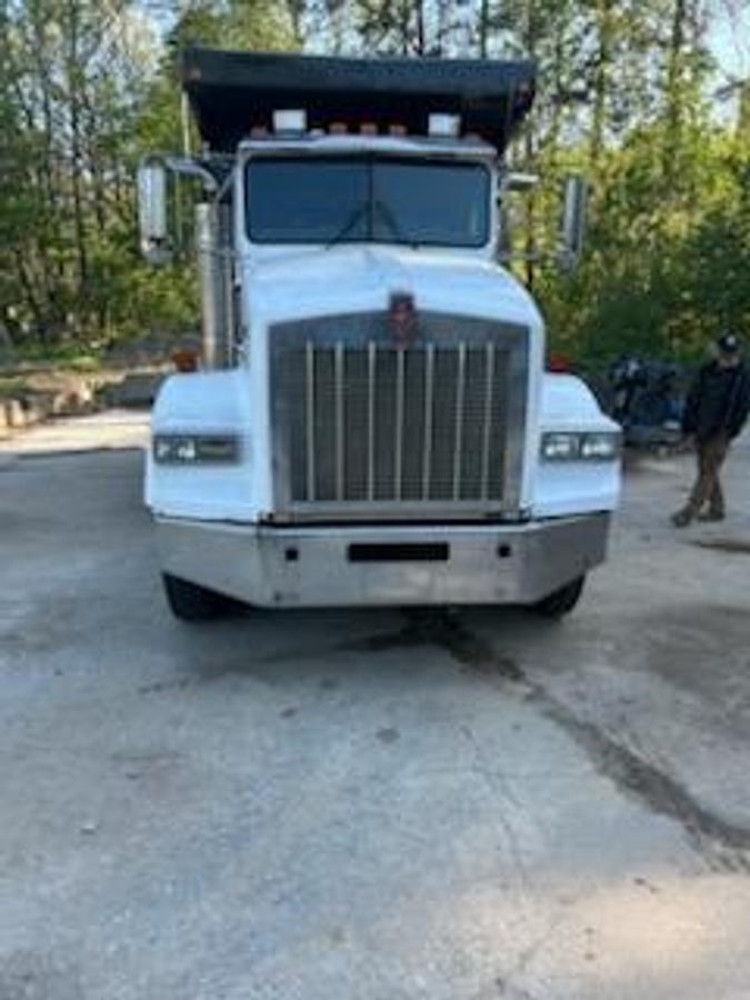 Used 2005 Kenworth T800 Dump Truck