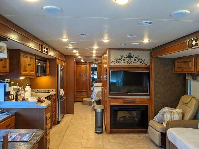 Used 2014 Allegro RED