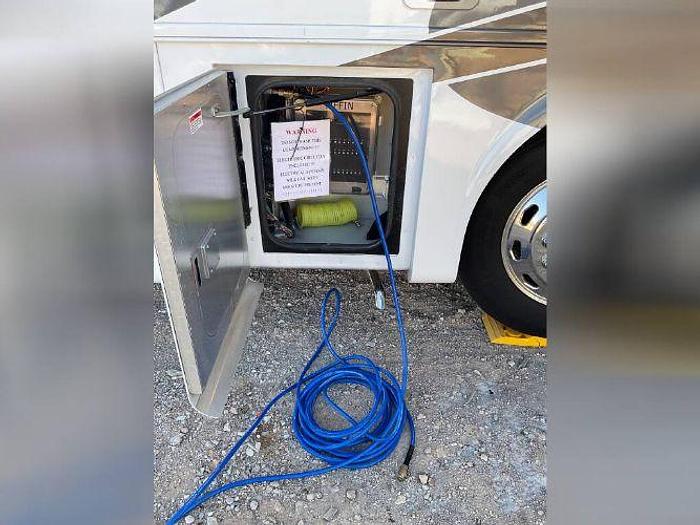 Used 2014 Tiffin Allegro Red 33AL