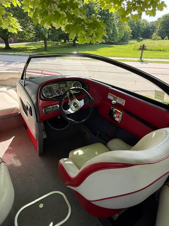 Used 2008 Malibu Wakesetter Ski Boat