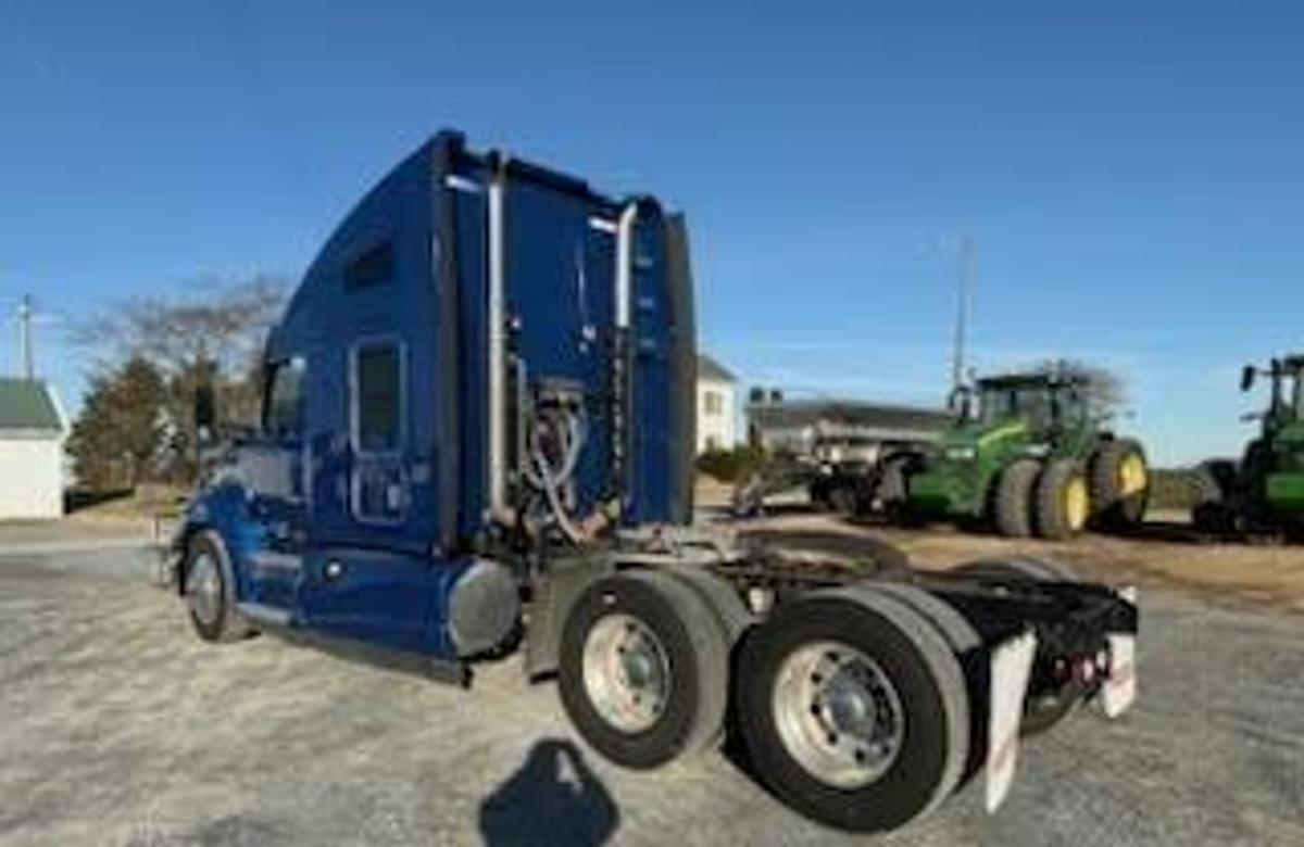 Used 2017 Kenworth T680 Sleeper Semi Truck