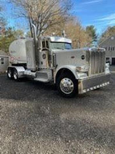 Used 2022 Peterbilt 389