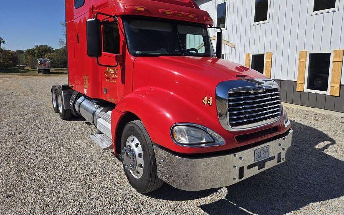 Used 2016 Freightliner COLUMBIA 120