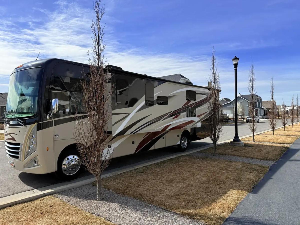 Used 2022 Thor Motor Coach Miramar 34.6