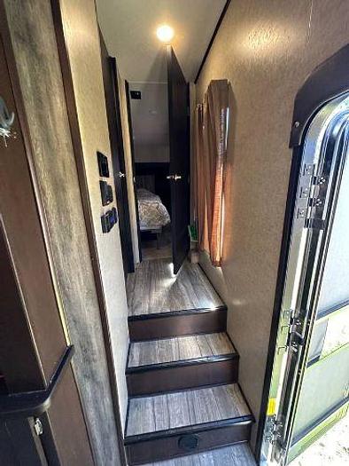 Used 2017 Forest River Cherokee Artic Wolf 255DRL4