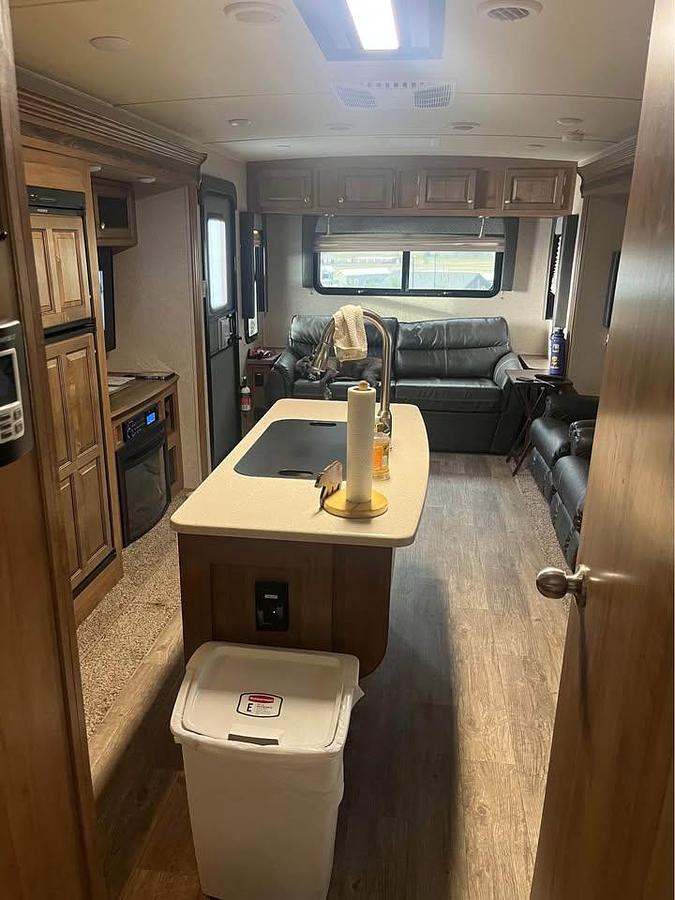 Used 2018 Forest River Rockwood Windjammer