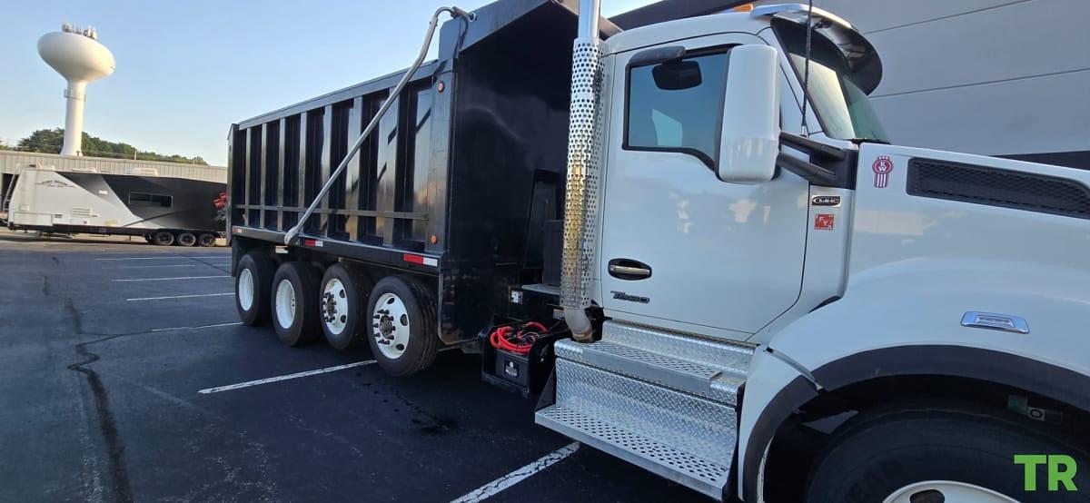 Used 2024 Kenworth T880