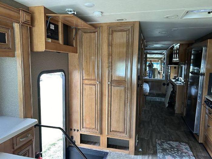 Used 2016 Thor Motor Coach Palazzo 35.1