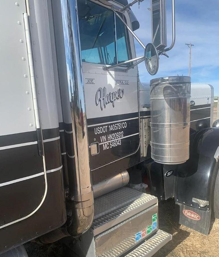 Used 1987 Peterbilt 359 Sleeper Semi Truck