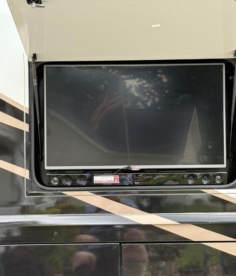 Used 2016 Winnebago Journey 40R