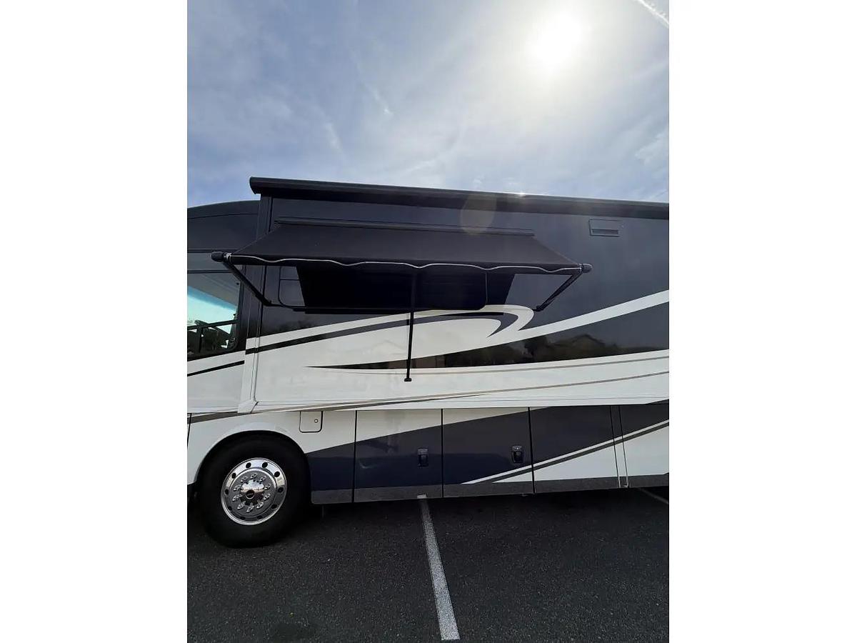 Used 2015 Winnebago Itasca Ellipse 42HD