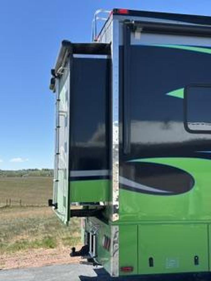 Used 2008 Renegade Classic Super C Motorhome