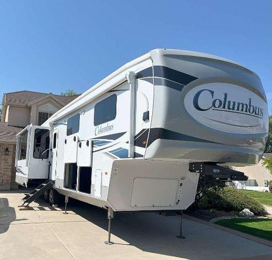 Used 2023 Palomino Columbus 379MB