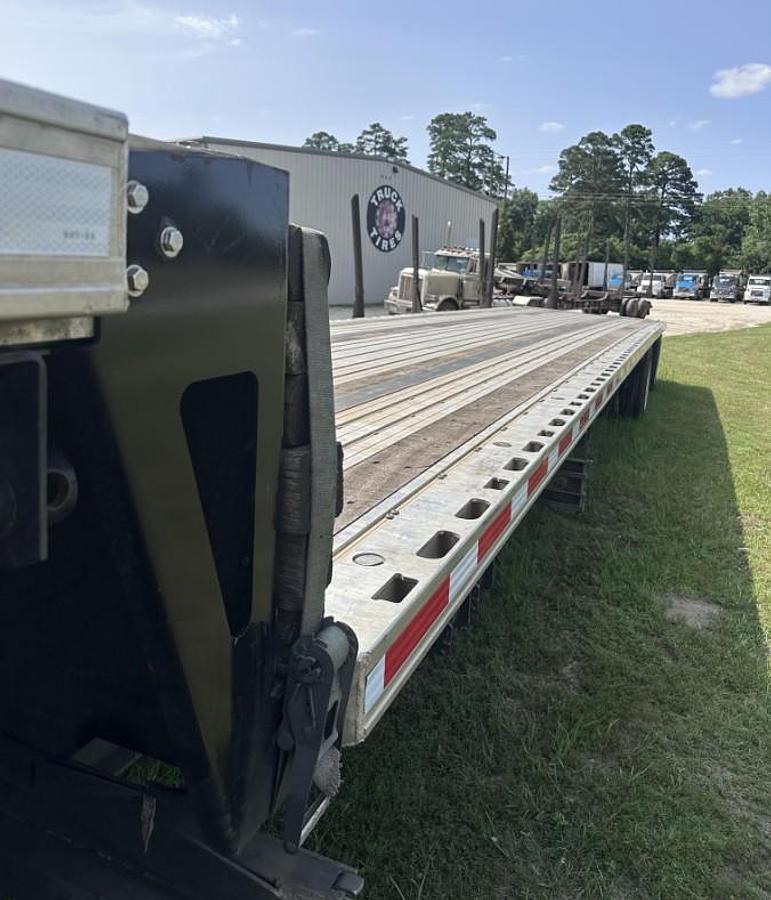 Used 2018 Western Star 5700XE & 2023 FONTAINE DROP DECK