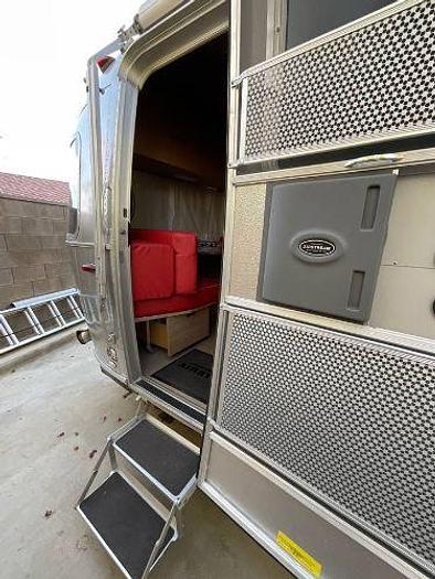 Used 2019 Airstream Flying Cloud M-27FB Twin