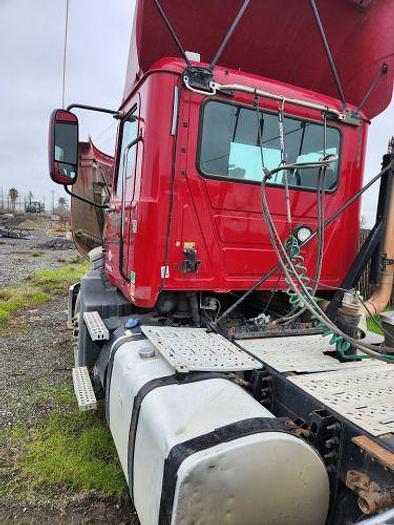 Used 2011 Mack CXU612