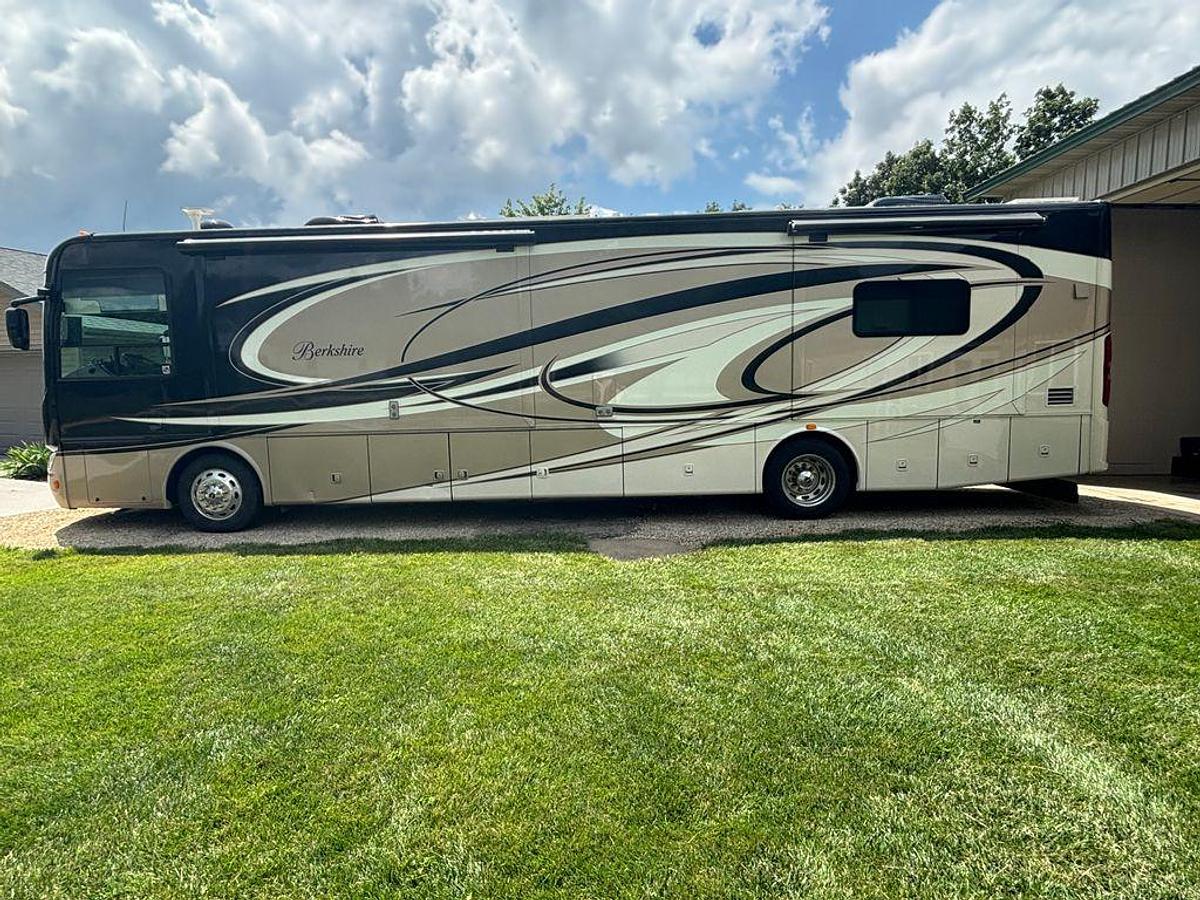 Used 2014 Forest River Berkshire 400QL 41' Class A Motorhome