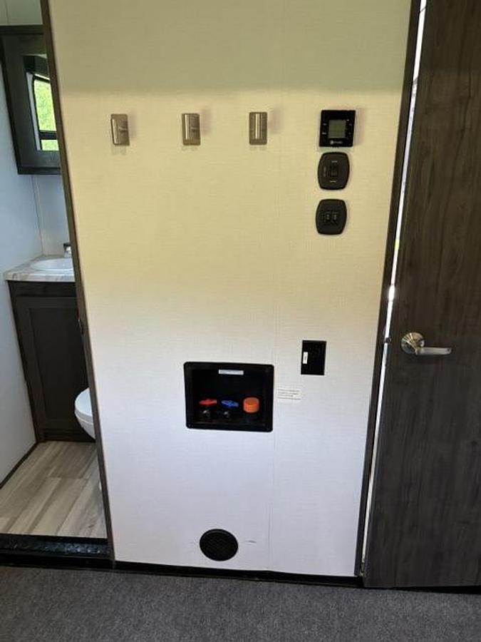 Used 2025 Keystone Fuzion Impact 367