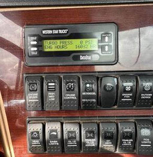 Used 2017 WESTERN STAR 4900FA