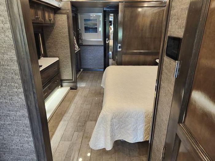 Used 2022 Tiffin Phaeton 44OH