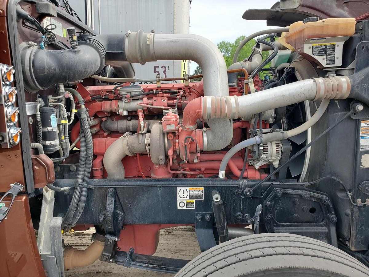 Used 2022 Peterbilt 38