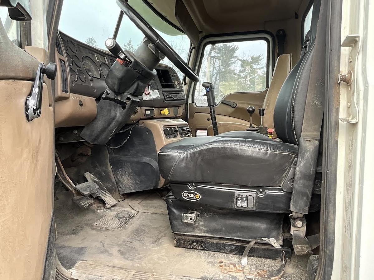 Used 2005 Mack CT713 Roll-Off Truck