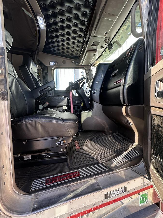 Used 2019 Kenworth W900
