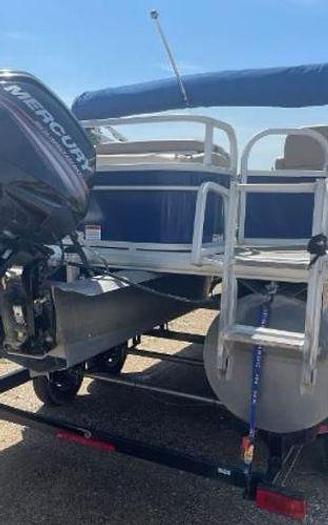 Used 2016 Sun Tracker Pontoon Boat