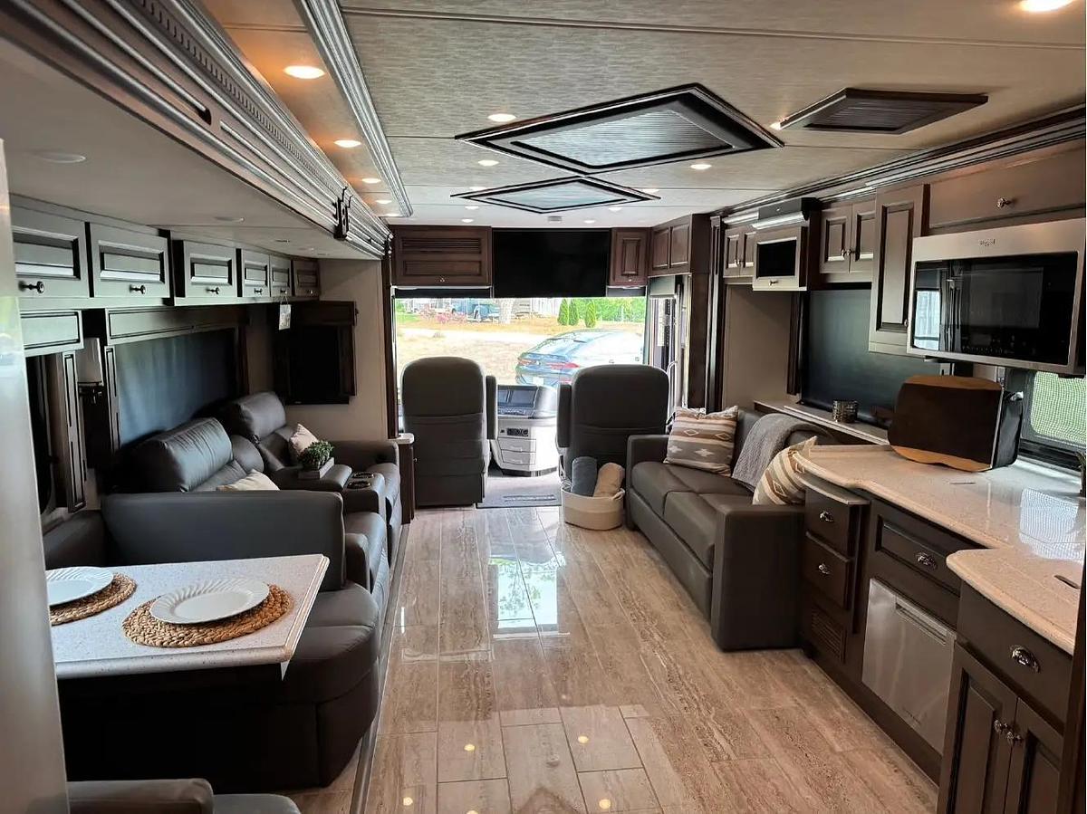 Used 2021 Newmar Dutch Star 4369