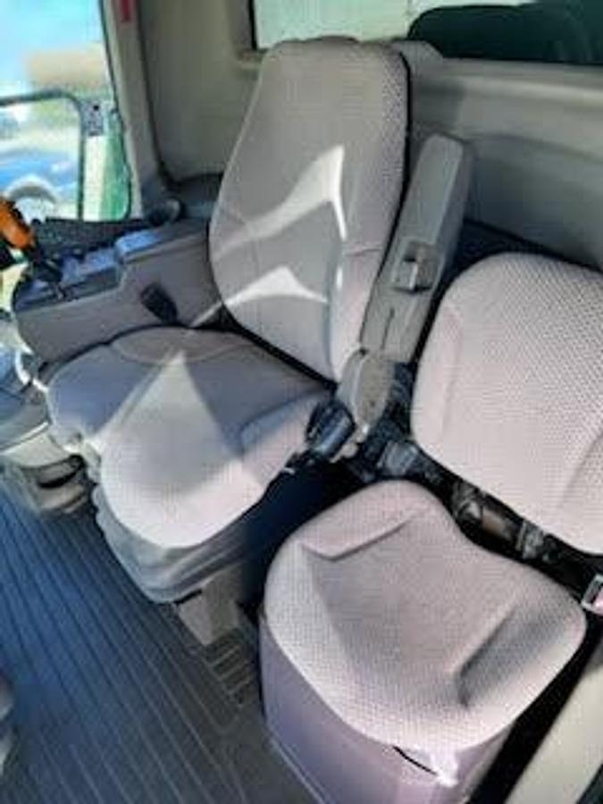 Used 2014 John Deere S670 Combine