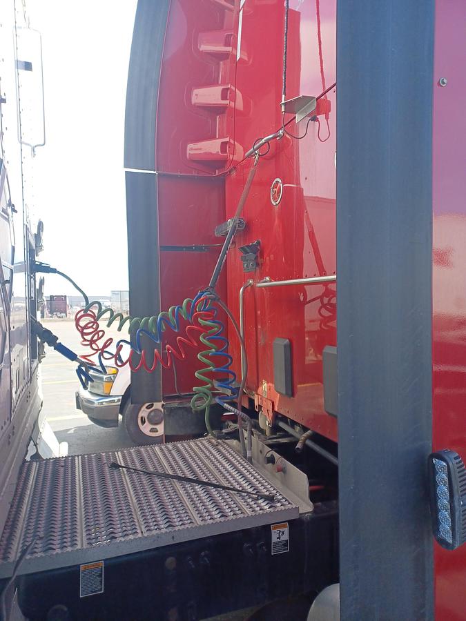 Used 2020 Peterbilt 579 Conventional Sleeper Semi