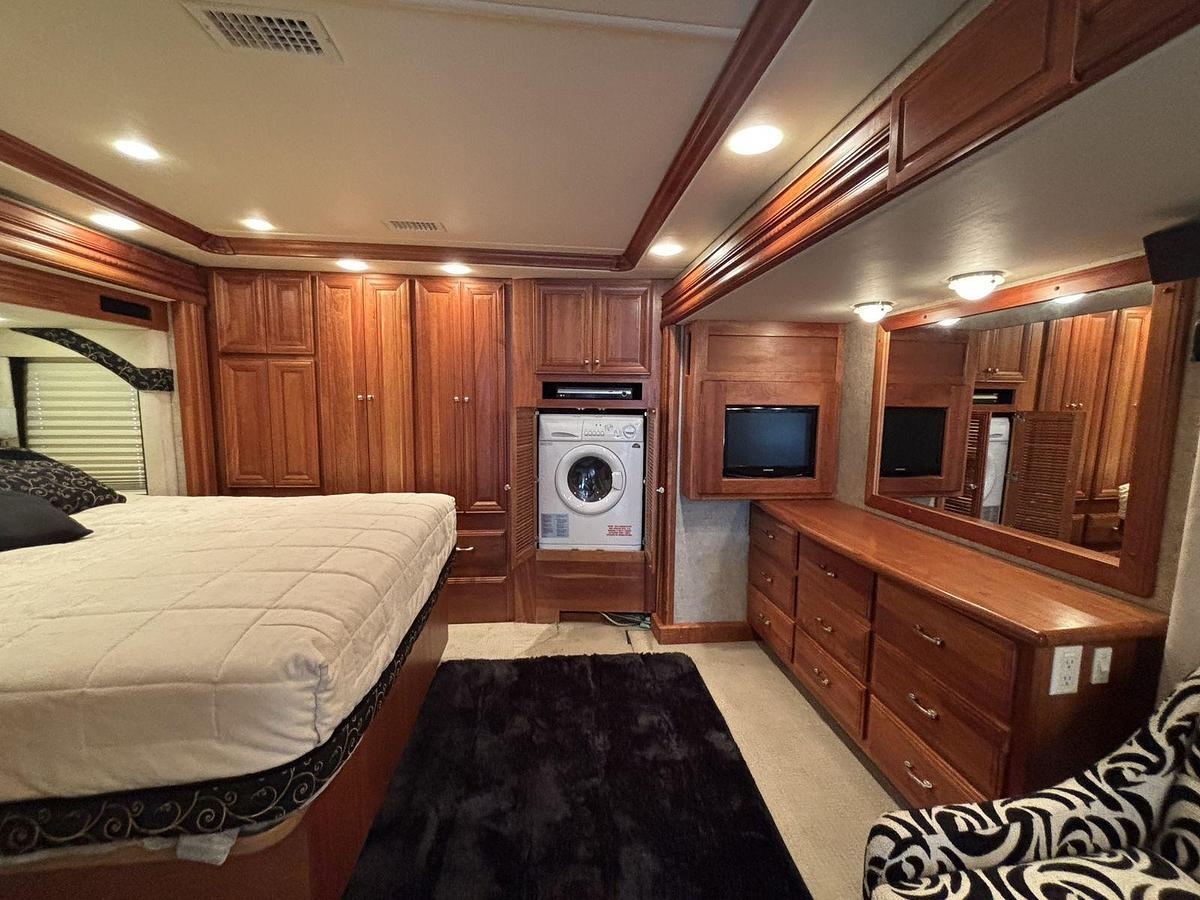 Used 2008 Fleetwood Revolution LE 40R Class A Diesel Motorhome
