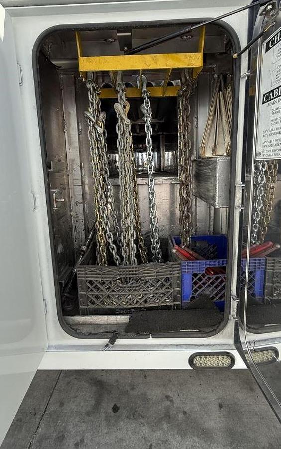 Used 2012 Peterbilt 388 Wrecker Tow Truck