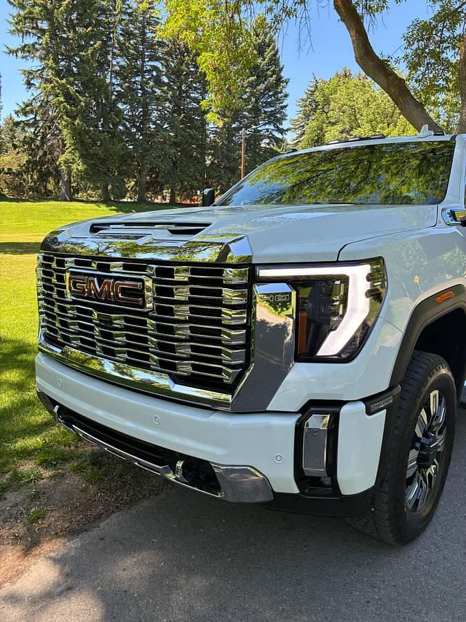 Used 2025 GMC Sierra 2500HD Denali Duramax 4WD