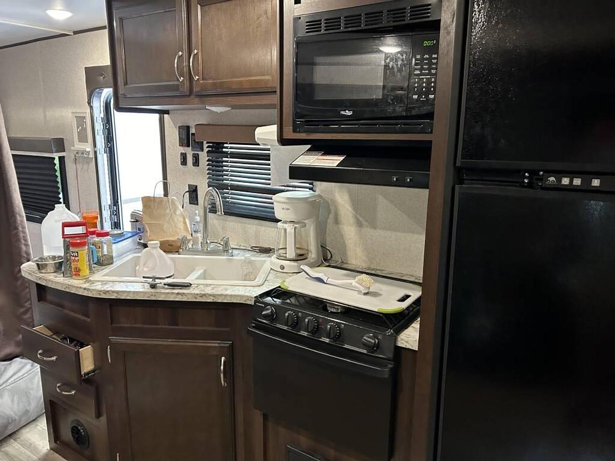 Used 2018 Jayco Jay Flight 28BHS Travel Trailer