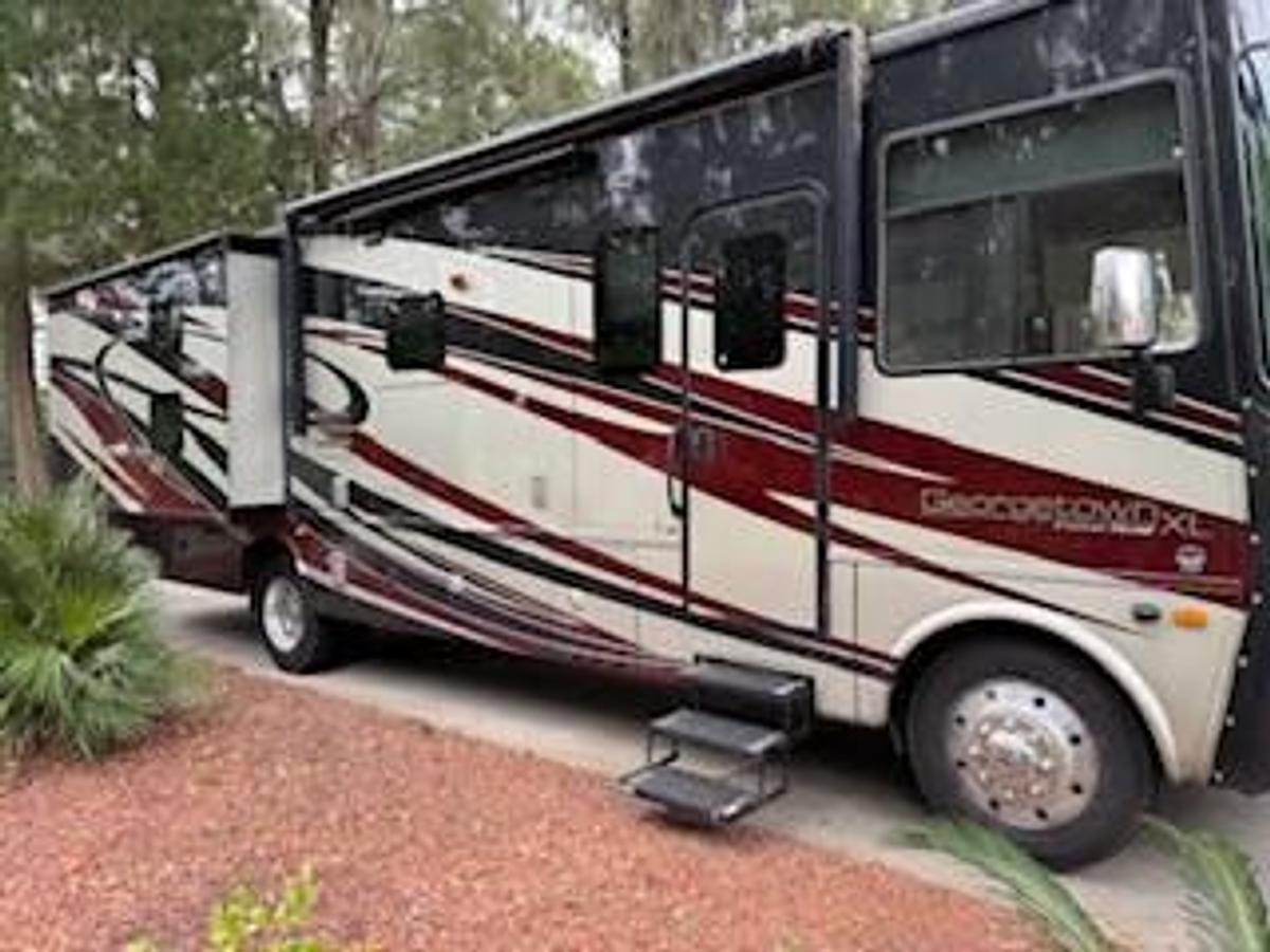 Used 2014 Forest River Georgetown XL 352Q