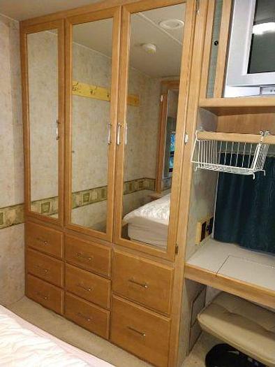 Used 2006 Winnebago Adventurer