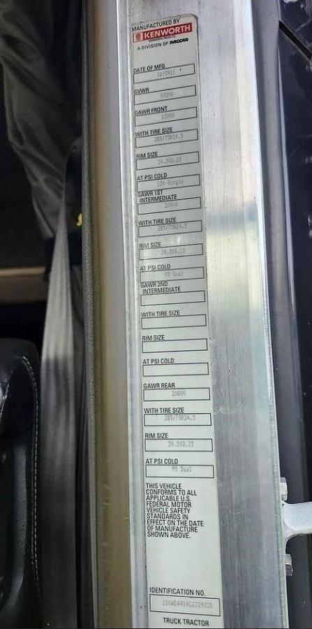 Used 2012 Kenworth W900L Sleeper Semi Truck