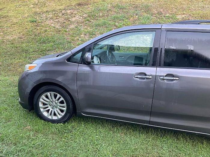 Used 2015 Toyota Sienna XLE